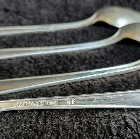 Eternally Yours 3  Teaspoons 1 Youth Spoon 1847 Rogers Vtg Silverplate Flatware - Picture 5 of 5